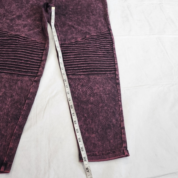 Zenana Material washed wide waistband moto leggings Plum - Picture 6 of 12